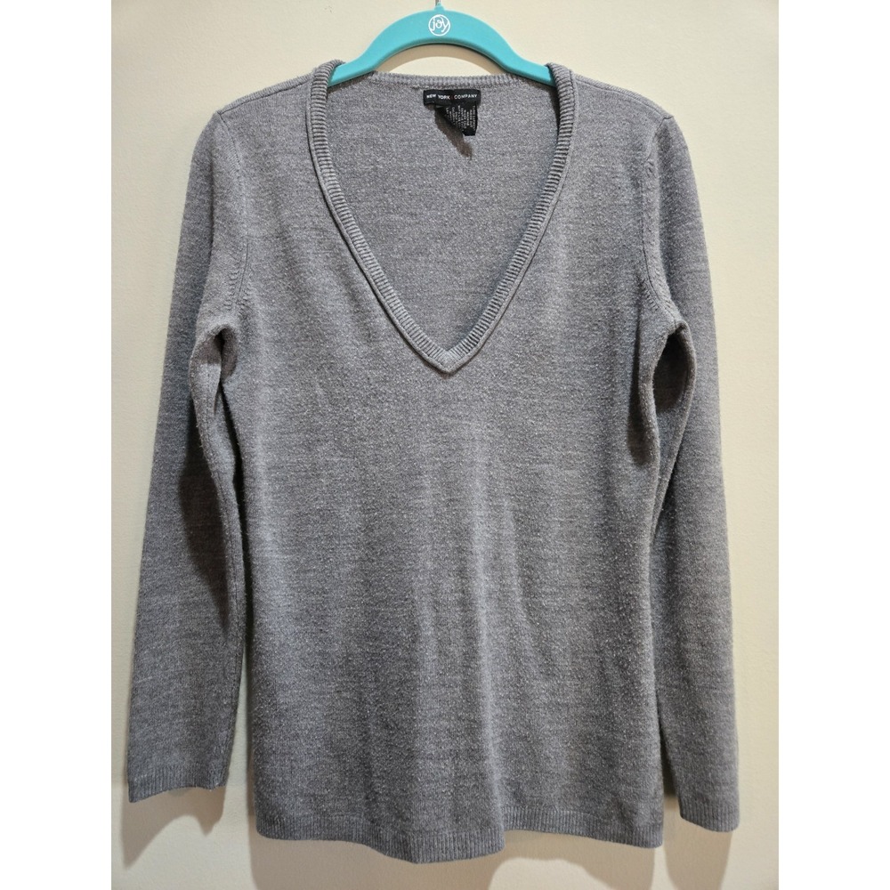 New York & Company Gray Acrylic Ribbed Trim Knit V-Neck Pullover Sweater M
